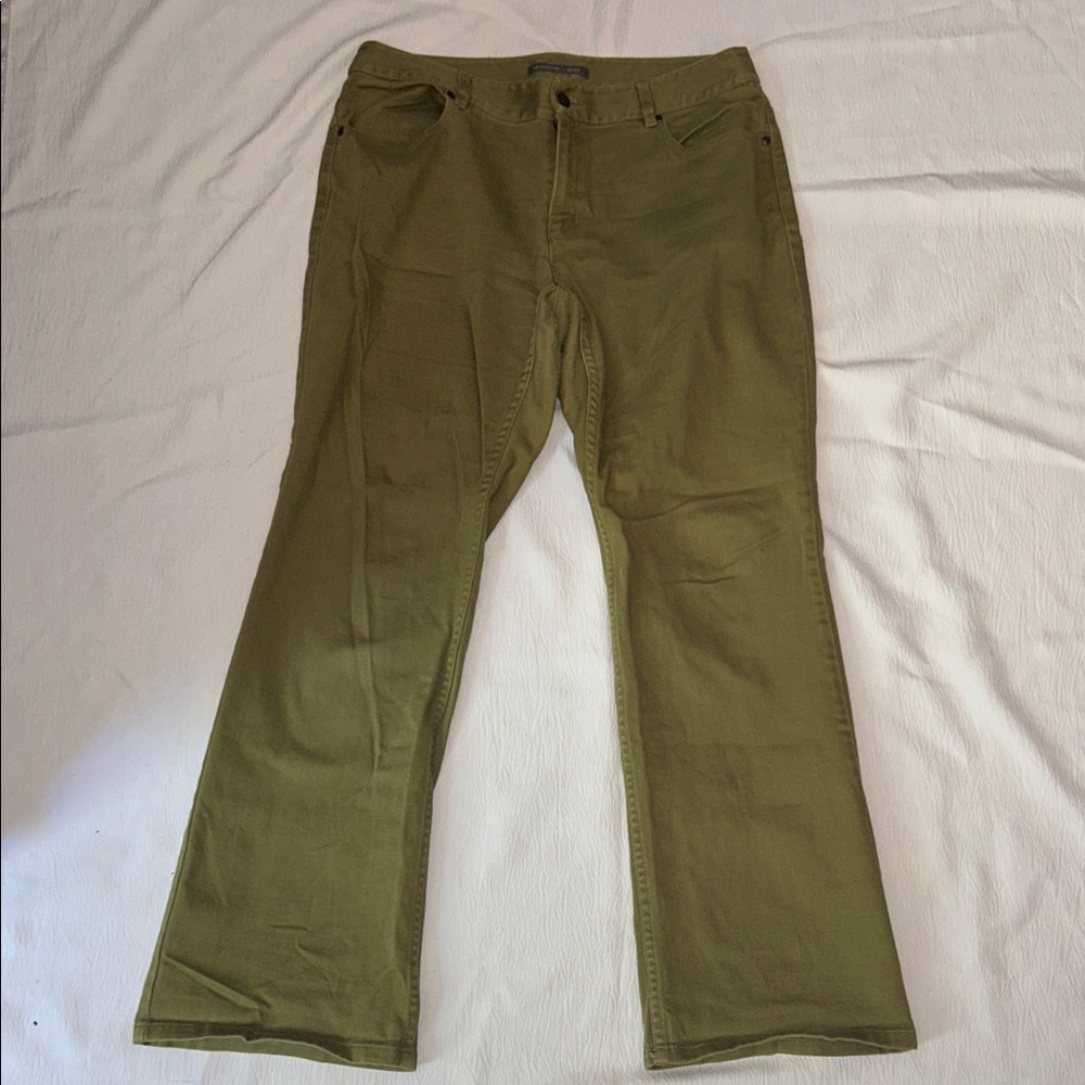 Green olive Jean size 8 Gloria Vanderbilt ‼️hot sale ‼️